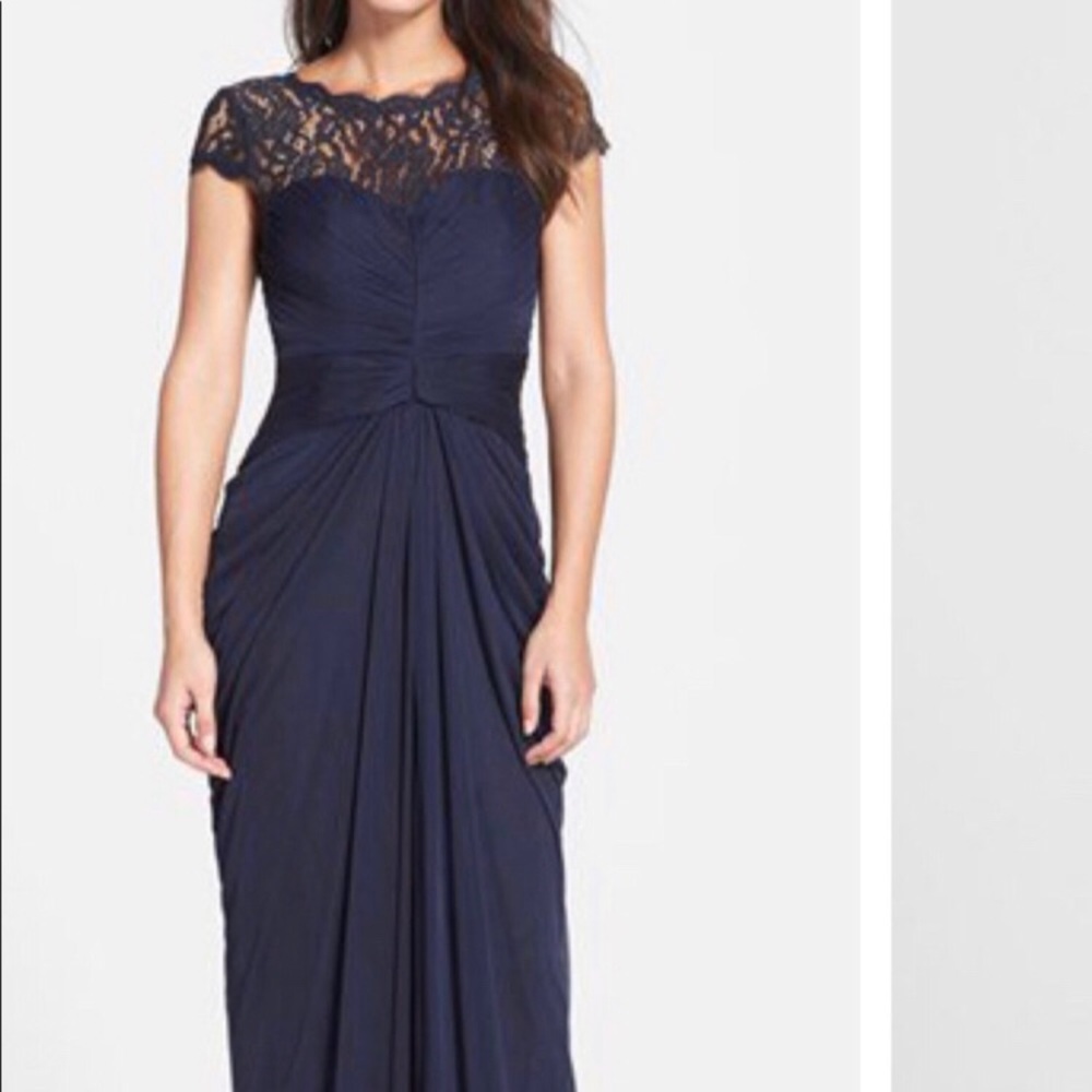 Adrianna Papell gown navy excellent condition